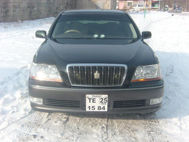 2001 Toyota Crown Majesta