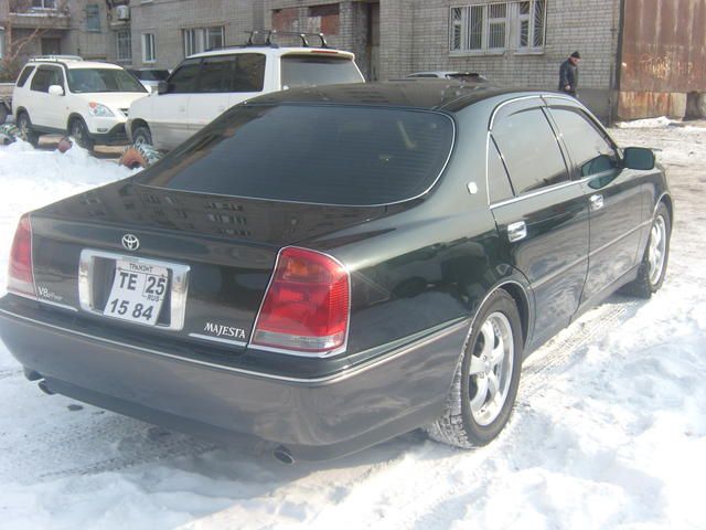 2001 Toyota Crown Majesta