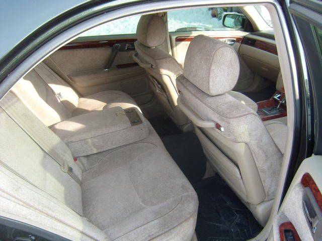 2001 Toyota Crown Majesta