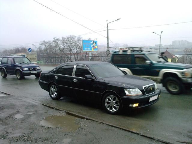 2001 Toyota Crown Majesta