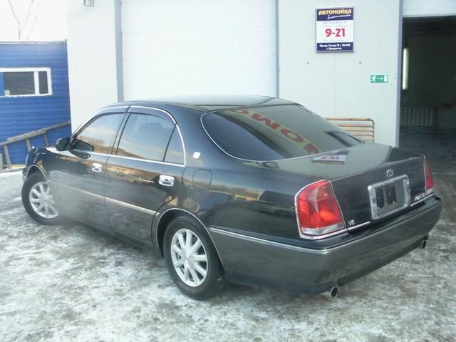 2001 Toyota Crown Majesta