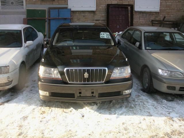 2001 Toyota Crown Majesta