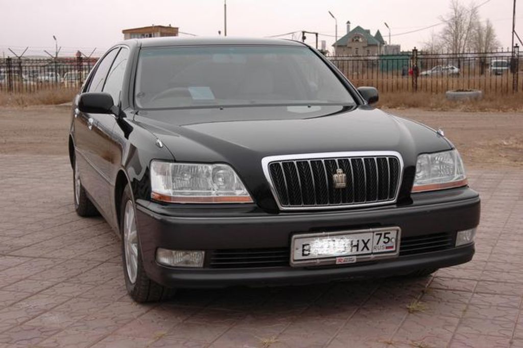 2001 Toyota Crown Majesta