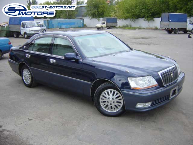 2001 Toyota Crown Majesta Pics