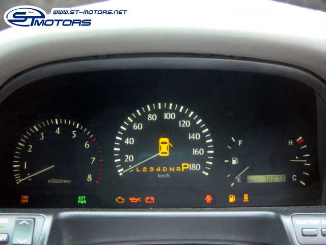 2001 Toyota Crown Majesta Photos