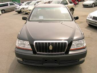 2001 Toyota Crown Majesta Pictures