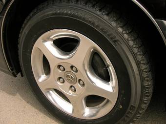 2001 Toyota Crown Majesta Pictures