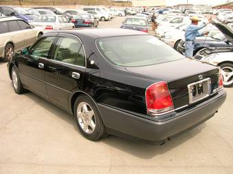 2001 Toyota Crown Majesta Photos