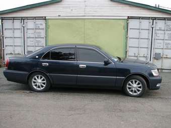 2001 Toyota Crown Majesta Pics