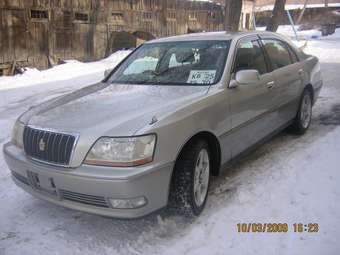 2001 Toyota Crown Majesta Photos