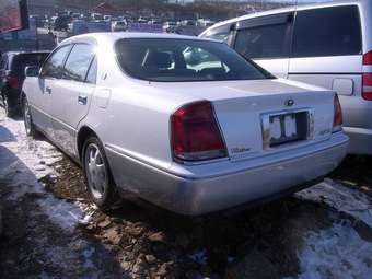 2001 Toyota Crown Majesta Photos