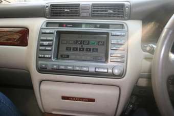 2001 Toyota Crown Majesta Pictures