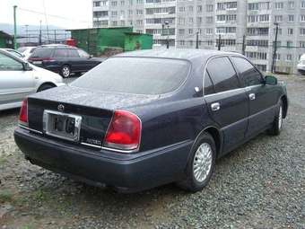 2001 Toyota Crown Majesta Photos