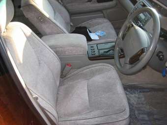 2001 Toyota Crown Majesta Photos