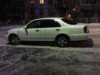 2001 Toyota Crown Majesta Pictures