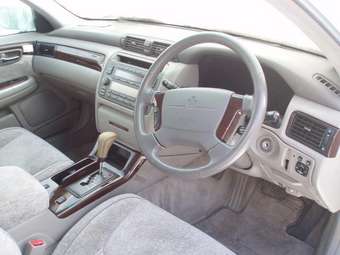 2001 Toyota Crown Majesta Pictures