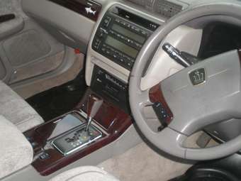 2002 Toyota Crown Majesta