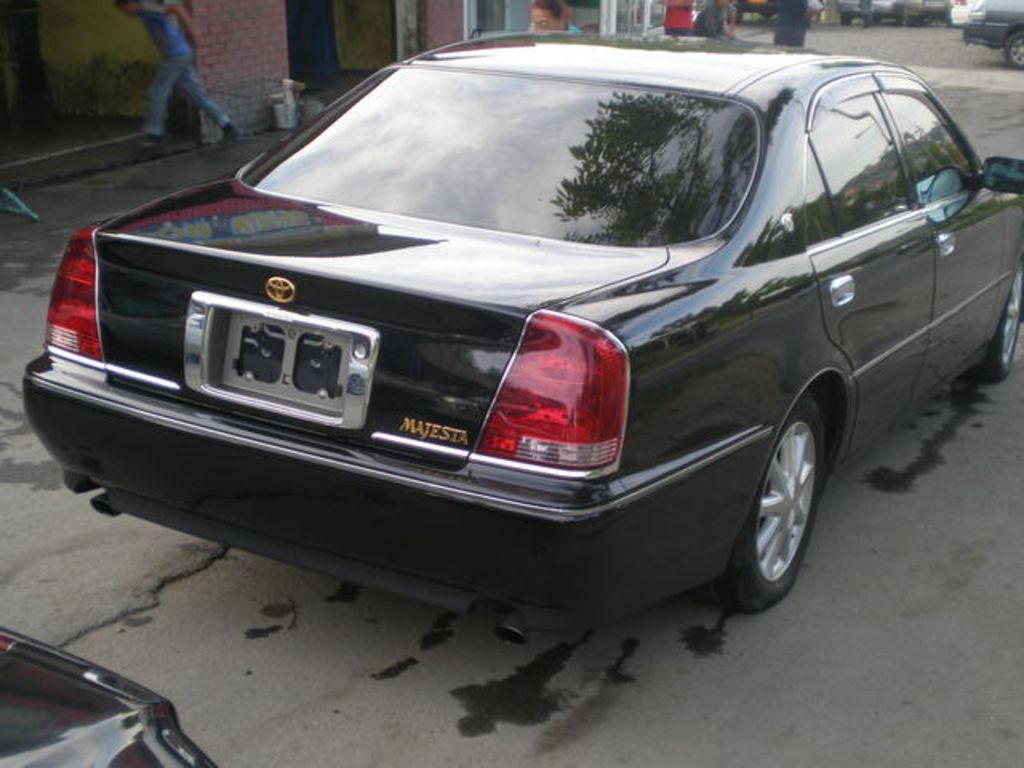 2002 Toyota Crown Majesta