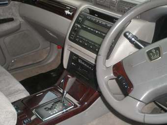 2002 Toyota Crown Majesta