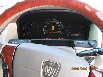 2002 Toyota Crown Majesta Images