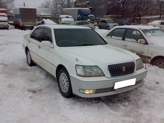 2002 Toyota Crown Majesta Photos