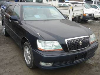 2002 Toyota Crown Majesta Photos