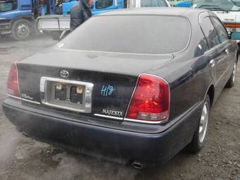 2002 Toyota Crown Majesta Photos