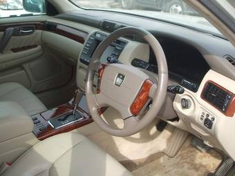 2002 Toyota Crown Majesta Photos