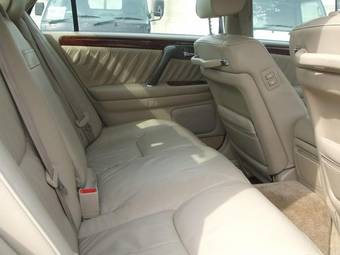2002 Toyota Crown Majesta Photos