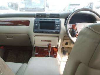 2002 Toyota Crown Majesta Pictures