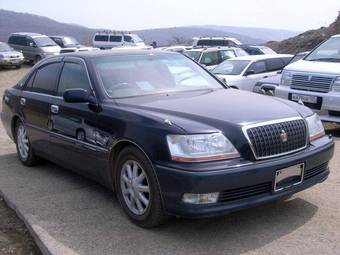 2002 Toyota Crown Majesta Photos