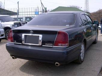 2002 Toyota Crown Majesta Pictures