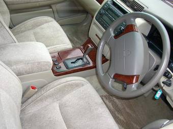 2002 Toyota Crown Majesta Pictures