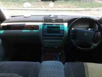 2002 Toyota Crown Majesta Pictures