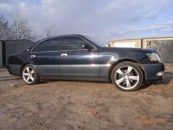 2002 Toyota Crown Majesta Images