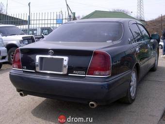 2002 Toyota Crown Majesta Photos