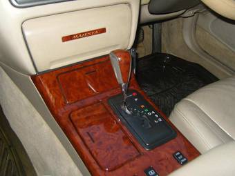 2002 Toyota Crown Majesta Pics