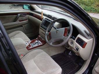 2002 Toyota Crown Majesta Pictures