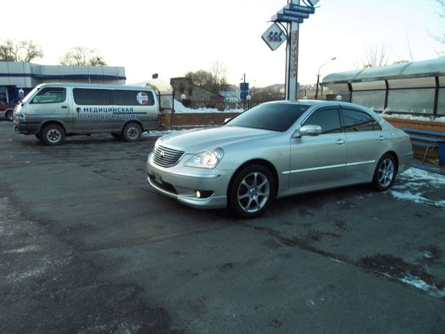 2004 Toyota Crown Majesta