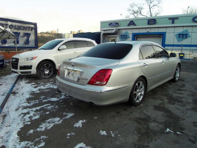 2004 Toyota Crown Majesta