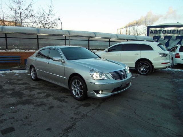 2004 Toyota Crown Majesta