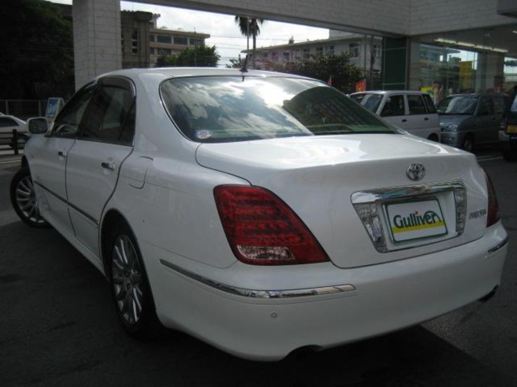 2004 Toyota Crown Majesta