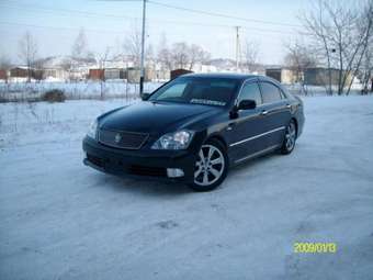 2004 Toyota Crown Majesta Pictures