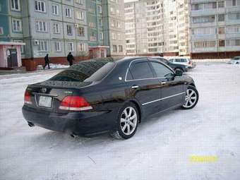2004 Toyota Crown Majesta Photos