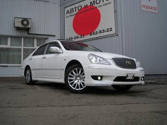 2004 Toyota Crown Majesta Photos