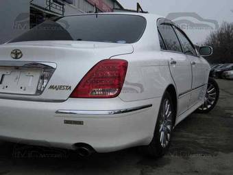 2004 Toyota Crown Majesta Pictures