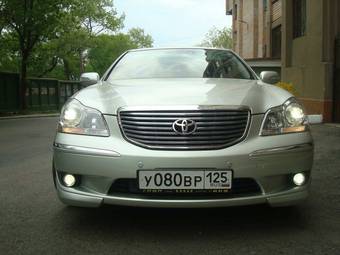 2004 Toyota Crown Majesta Photos