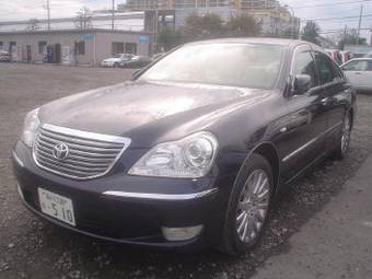 2004 Toyota Crown Majesta Images