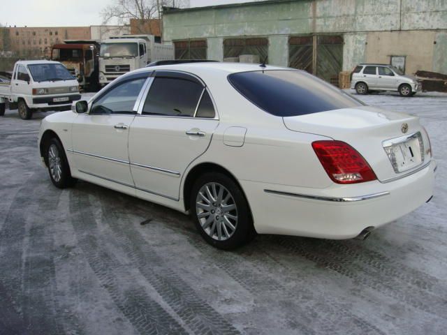 2005 Toyota Crown Majesta