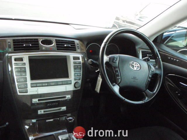 2005 Toyota Crown Majesta